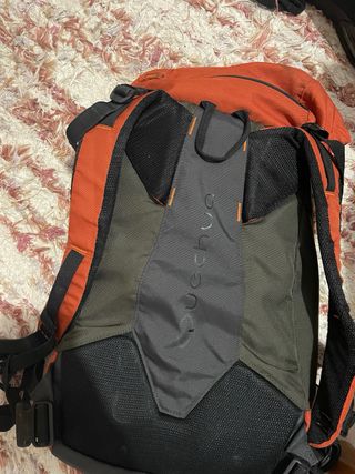 Mochila Quechua Gris y Naranja