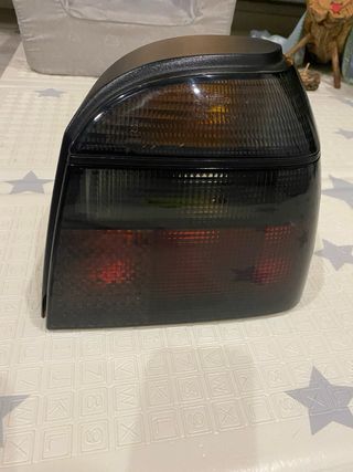 Piloto Trasero Hella Black Golf MK3 Derecho