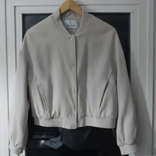 Cazadora Stradivarius Beige Talla M