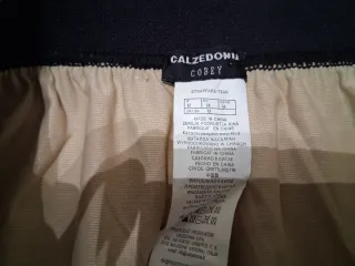 Falda negra calcedonia