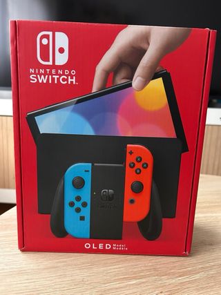 Nintendo Switch OLED + Mario Kart 8 Deluxe
