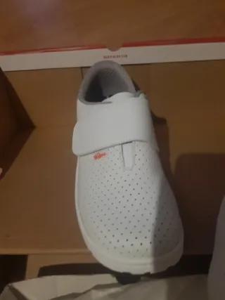 Zuecos de trabajo Dian blancos