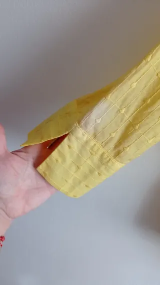 Blusa amarilla media manga