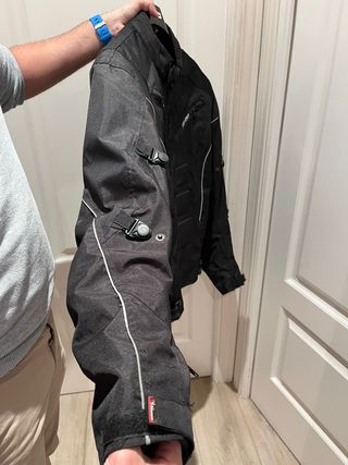 Chaqueta de moto negra