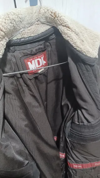 Chaquetón de cuero marrón