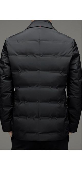 Chaqueta americana de plumas negra