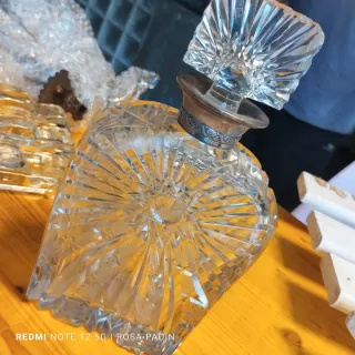 Licorera antigua cristal tallado y plata