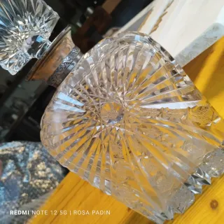 Licorera antigua cristal tallado y plata