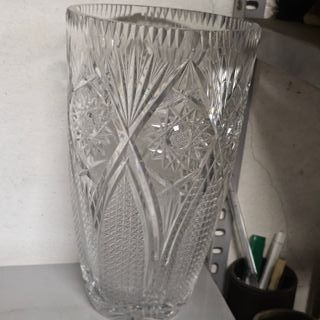 Vaso in cristallo lavorato