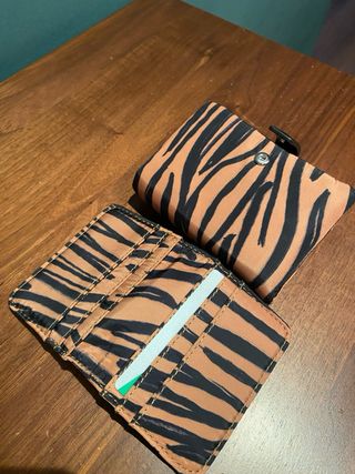 Cartera Parfois Nylon Estampado Animal