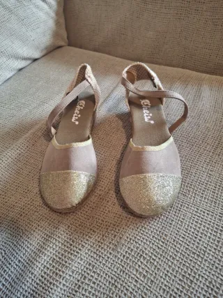 Menorquinas Cheiw Beige y Doradas TALLA 34