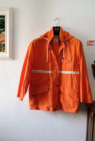 Cazadora naranja capucha extraíble TALLA L-M