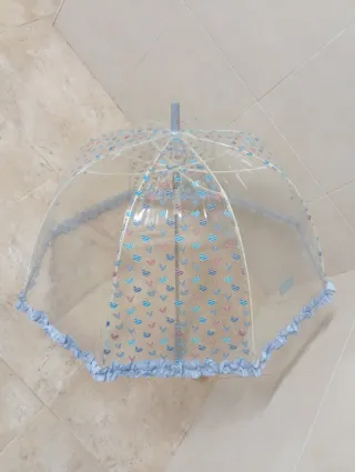 Paraguas transparente con corazones para niña