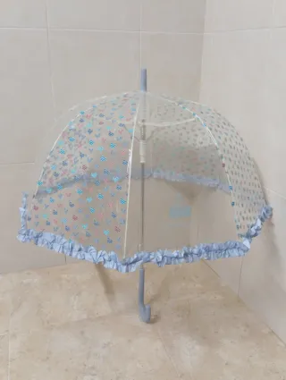 Paraguas transparente con corazones para niña