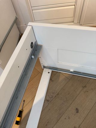 Cama individual con cajones de almacenaje