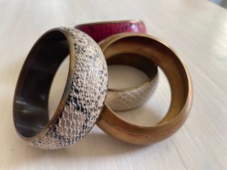 Pack 4 brazaletes metal y cuero