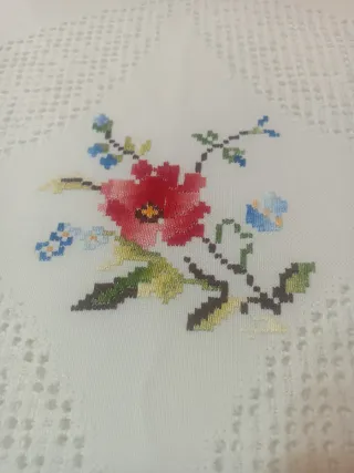 Colcha Lagartera Blanca Bordada