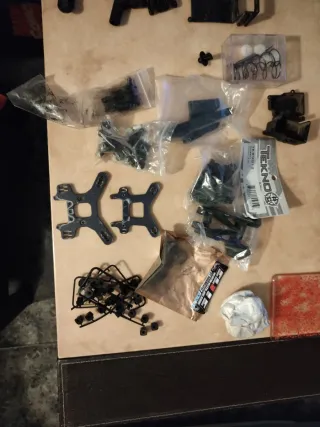 Coche RC Tekno 2.0 +2 baterías +emisora