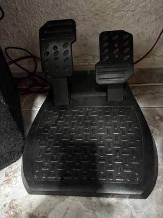 Volante Thrustmaster T150 + Pedales