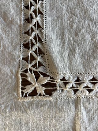 Toalha de mesa linho renda manual e ponto ajour
