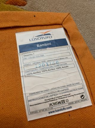 Alfombra infantil con sol y flores