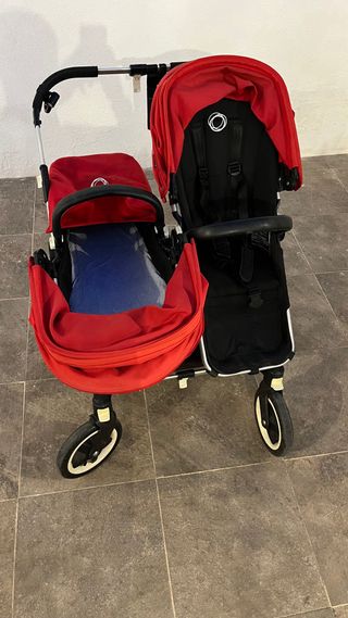 Carrito gemelar Bugaboo rojo