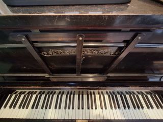 Piano de Pared