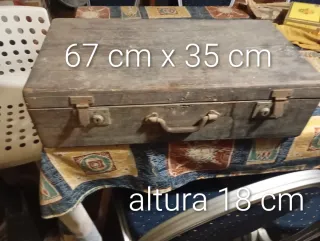 Maleta de madera antigua