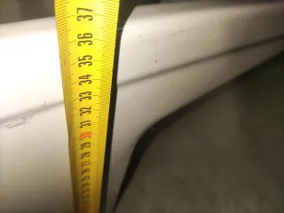 Pila de lavar blanca