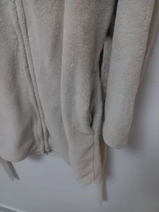 Bata Oysho beige talla M