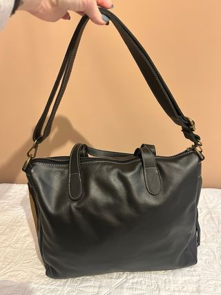 Bolso de piel de la marca Caramelo