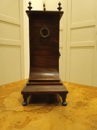 Reloj de sobremesa antiguo