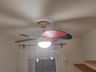 Ventilador de techo con luz multicolor