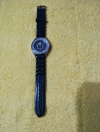 Reloj de fantasía con pedrería