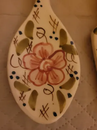 Juego de cerámica decorado