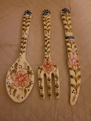 Juego de cerámica decorado