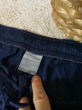 Pantalón de chándal Nike azul marino con detalles