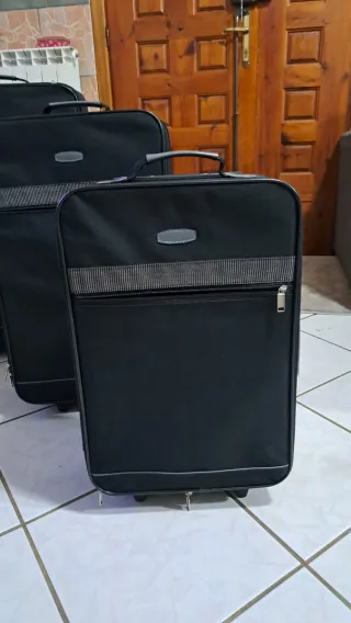 Set 3 valigie trolley nere