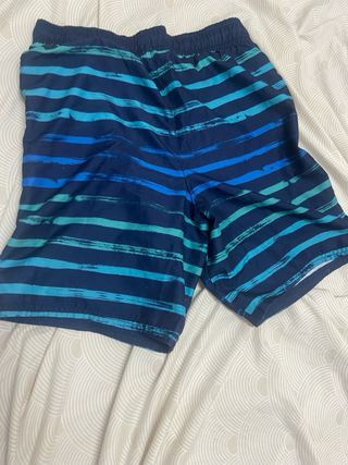 Pantalón corto rayas azules