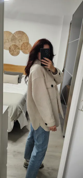 Abrigo Zara borreguillo beige