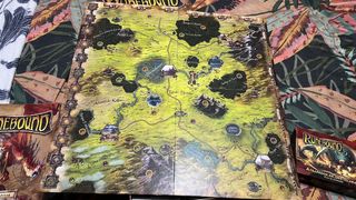 Runebound 3ª Edición Juego de Mesa + Expansion