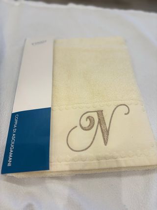 Asciugamani con iniziale N