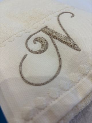 Asciugamani con iniziale N