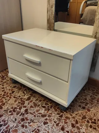 Conjunto 2 cómodas y 1 mesita