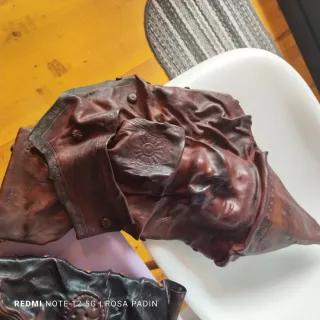 Máscara cuero repujado celta