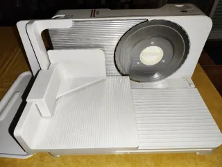 Cortafiambres Eléctrico Solac Plegable