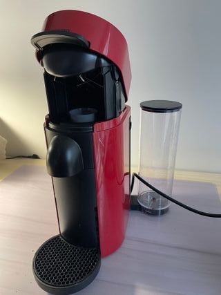 Cafetera Nespresso Vertuo Plus Cherry Red