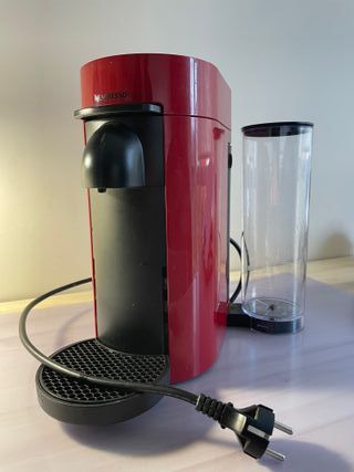 Cafetera Nespresso Vertuo Plus Cherry Red