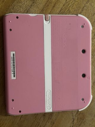 Nintendo 2DS Rosa con varios juegos instalados