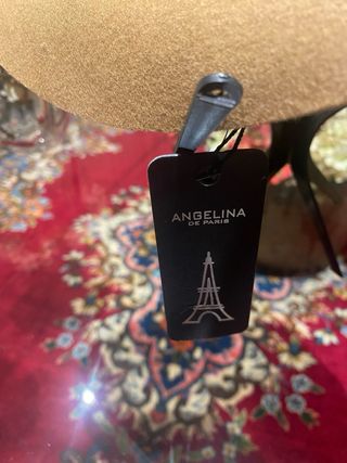 Sombrero de lana color camel .